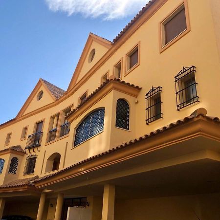 Апартаменты Luxurious Duplex Penthouse With Golf And Sea Views Бенальмадена Экстерьер фото