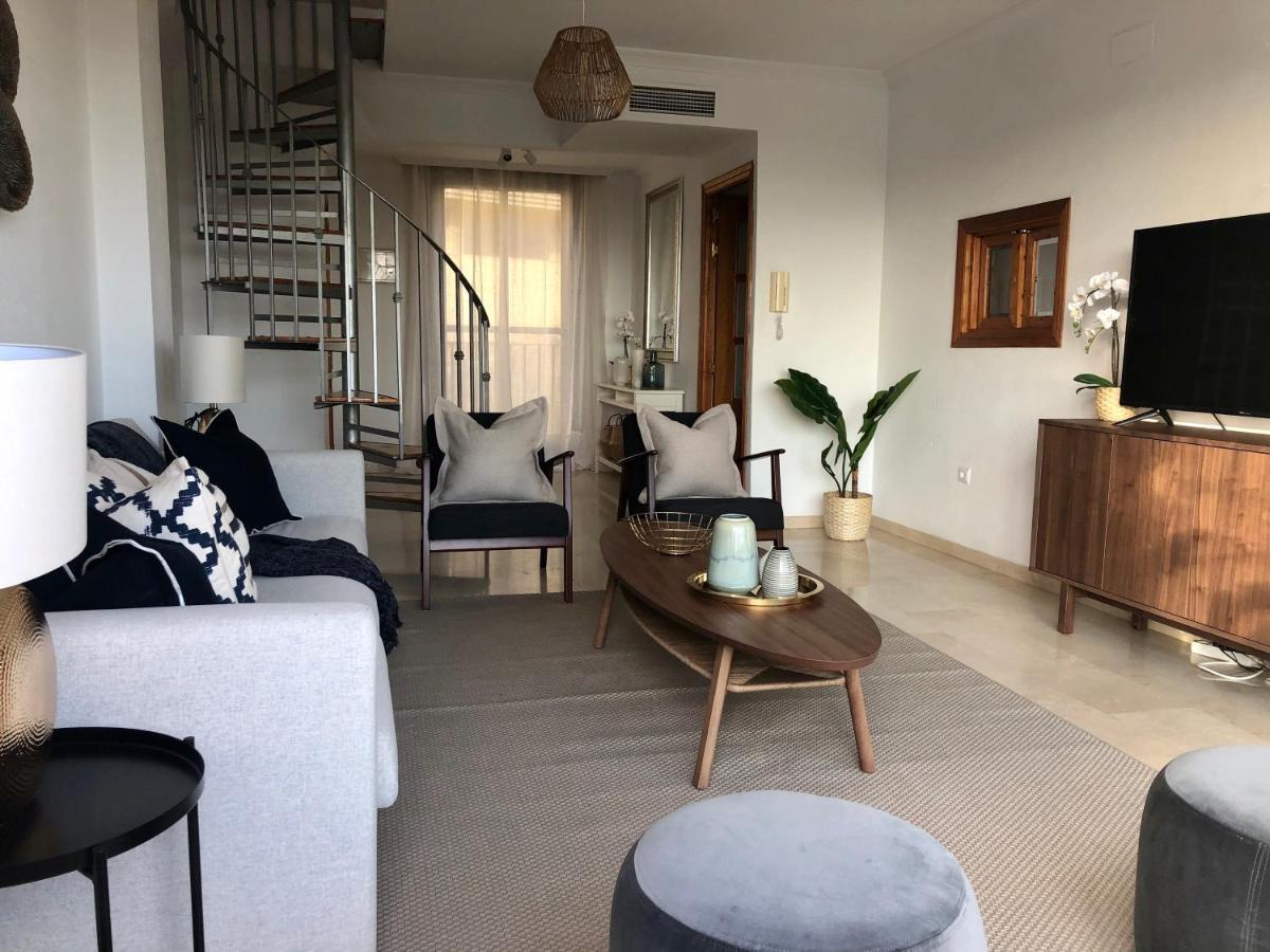 Апартаменты Luxurious Duplex Penthouse With Golf And Sea Views Бенальмадена Экстерьер фото