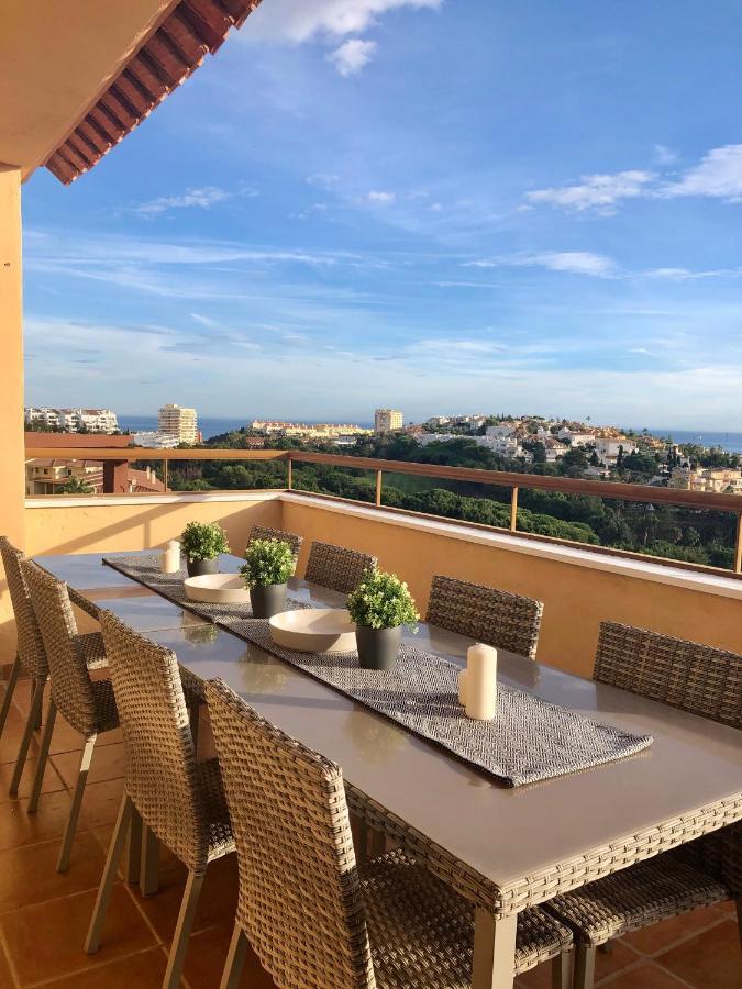Апартаменты Luxurious Duplex Penthouse With Golf And Sea Views Бенальмадена Экстерьер фото